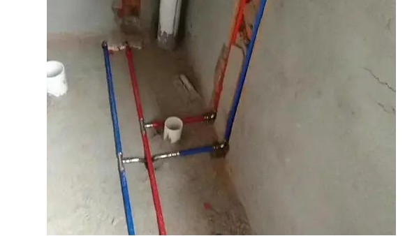 安裝薄壁不銹鋼管雙卡壓管件該注意什么？